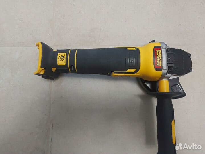 Аккумуляторная угловая шлифмашина dewalt dcg406n