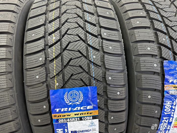 Tri Ace Snow White II Stud 285/45 R21 109H