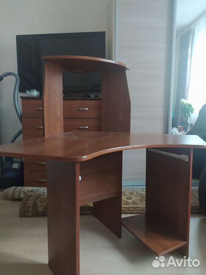 Компьютерный стол