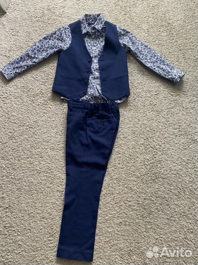 Продаю костюм Next