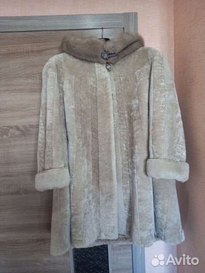 Шуба мутоновая с капюшоном
