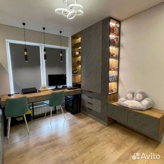 Рабочая зона у окна