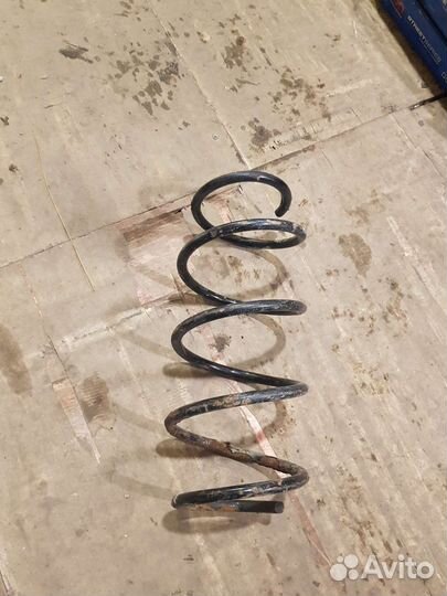 Пружина передняя Renault Megane 2 1.6
