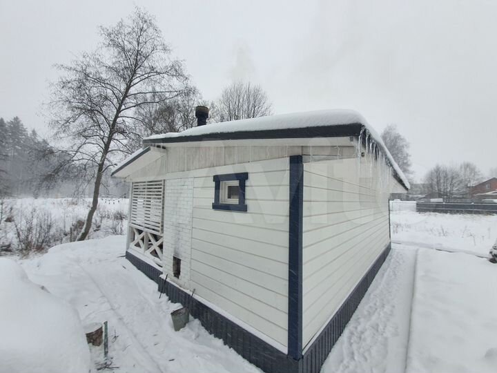 Дом 54 м² на участке 10 сот.