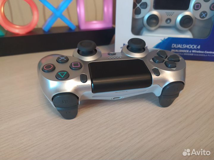 Джойстик PS4 серебро(новый)
