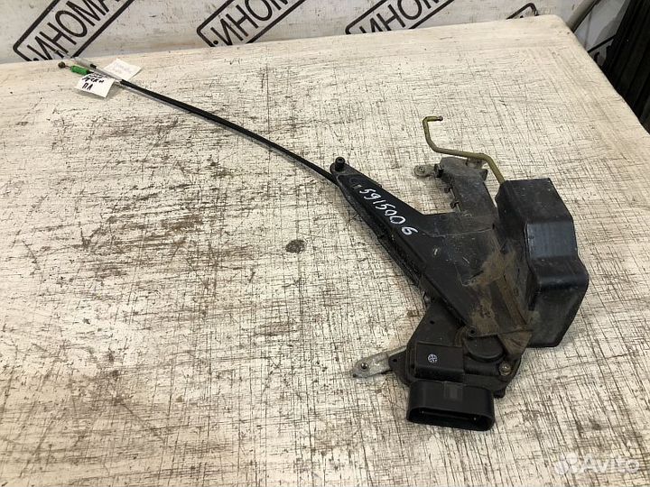 Замок двери задний Toyota Corolla E120