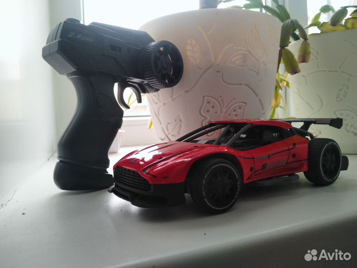 Машинка на радиоуправлении