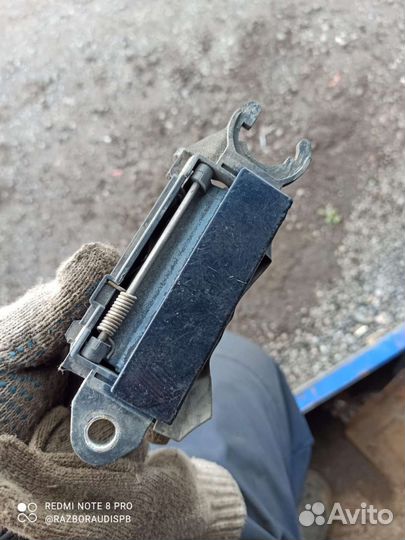 Ручка передней левой двери Audi 80b4 100c4 A6C4