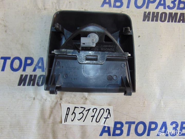 Фонарь задний для Toyota Corolla 9 2001-2006г