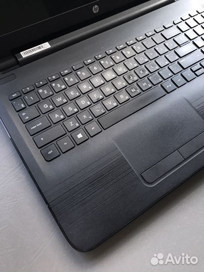 Ноутбук HP - 15-ay576ur
