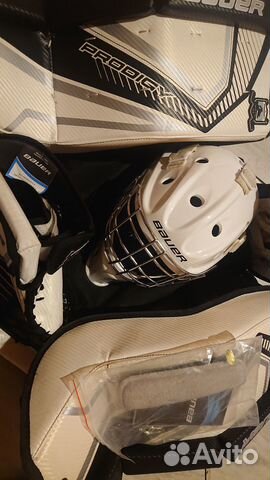 Хоккей, экипировка вратаря. Шлем, щитки, ловушка