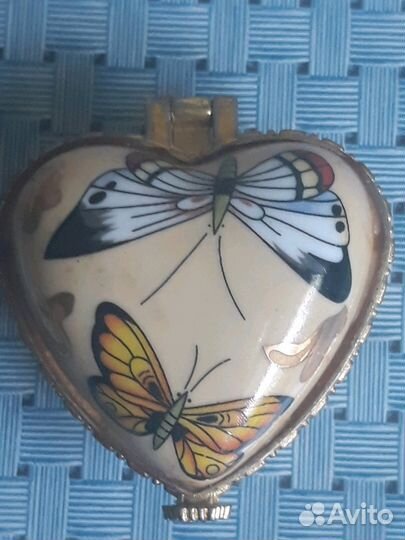 Шкатулка фарфоровая