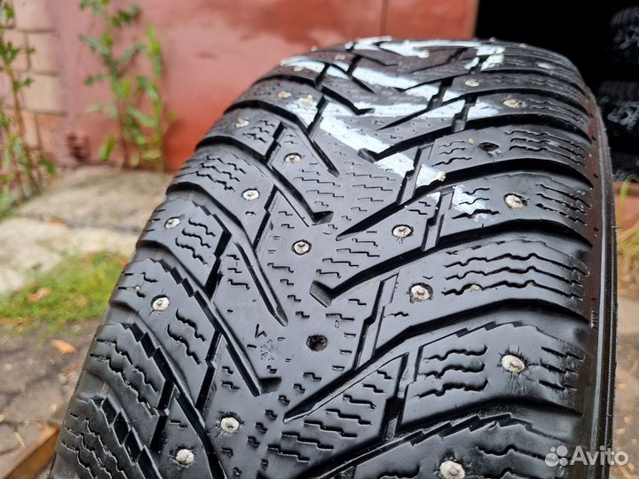 Nokian Tyres Hakkapeliitta 8 205/60 R16 92T