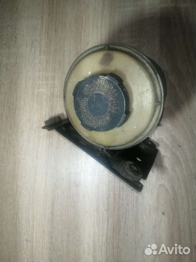 Бачок гур nissan primera p11