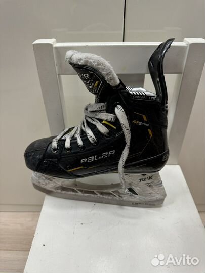 Хоккейные коньки bauer m5 pro jr 1.5d