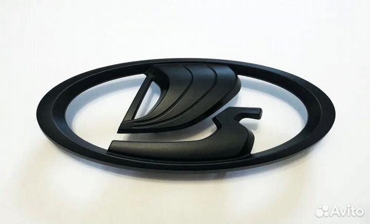 Эмблема решетки черн матовая Лада Веста Гранта Fl