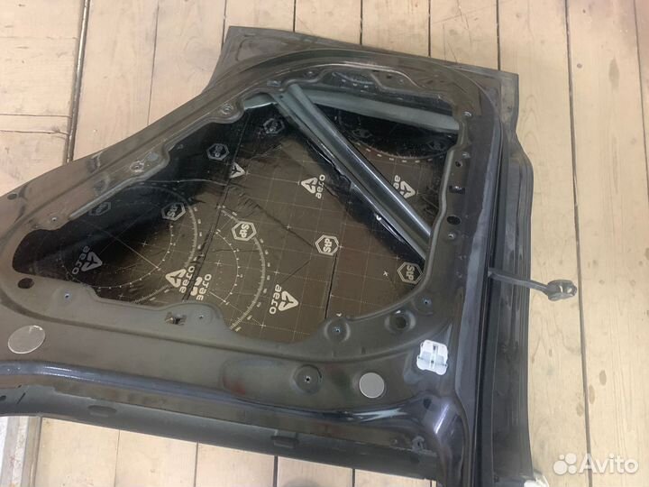 Задняя правая дверь volvo xc40