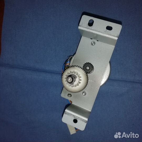 AX040226 Шаговый мотор постоянного тока 24Вт, 24.6