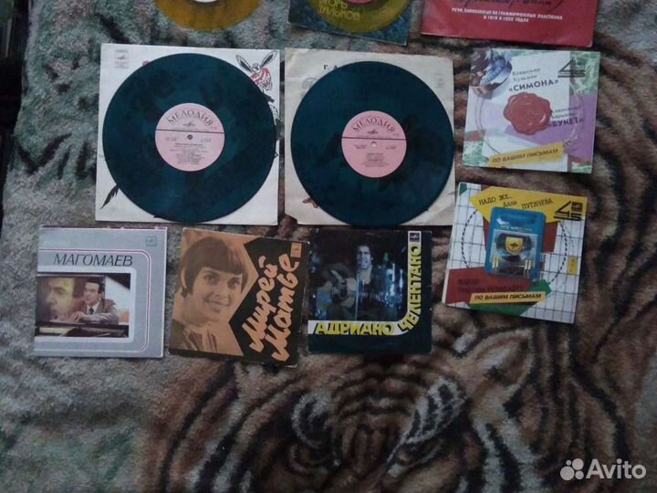 Цветные виниловые пластинки разные