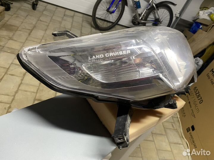 Правая фара Toyota Land Cruiser Prado 150