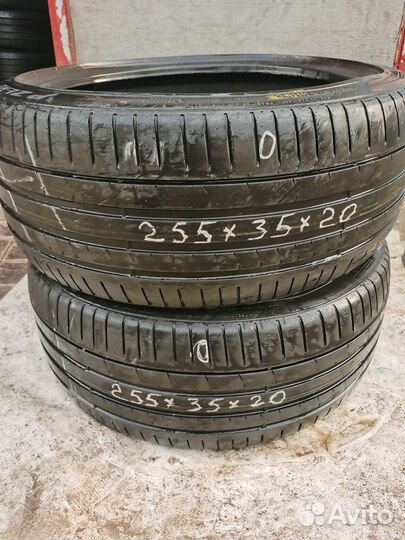 Pirelli P Zero PZ4 255/35 R20 97Y