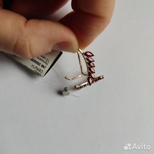 Новые золотые серьги 585 пр с натуральным гранатом