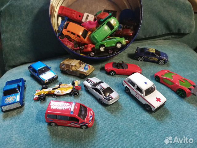 Игрушки мелкие разные