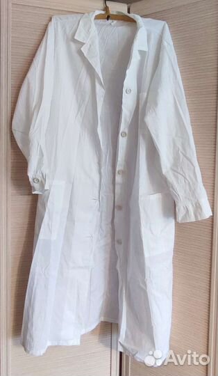 Белый медицинский халат