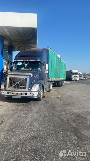 Volvo VNL 670 с полуприцепом, 2003