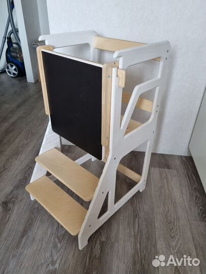 Башня помощника Монтессори