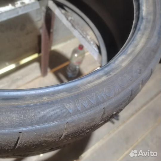 Yokohama Advan Neova AD08 255/30 R20