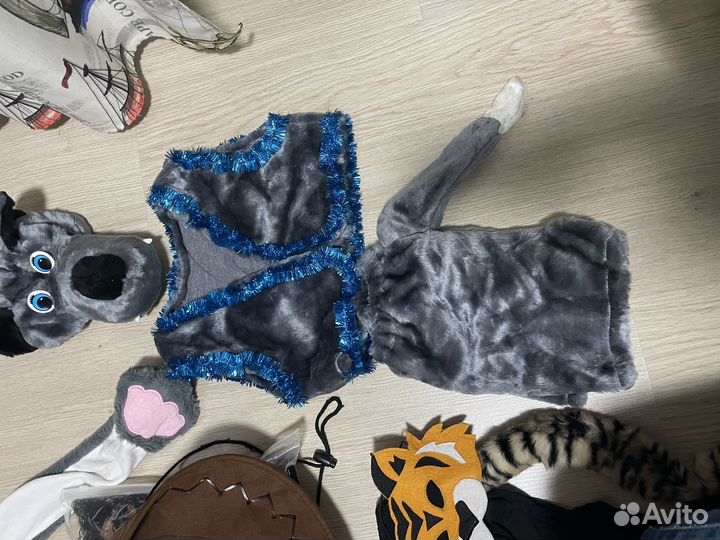 Новогодний костюм волка и тигра