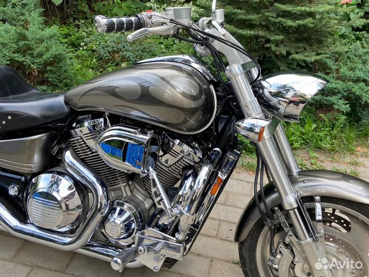 Продаю Honda VTX-1800 C