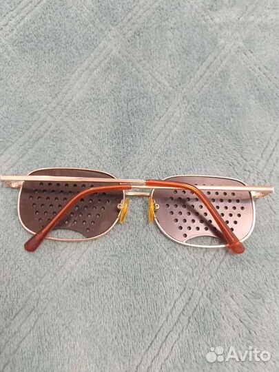 Очки с перфорацией