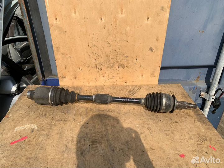 Приводной вал передний правый Suzuki Kizashi 2.4