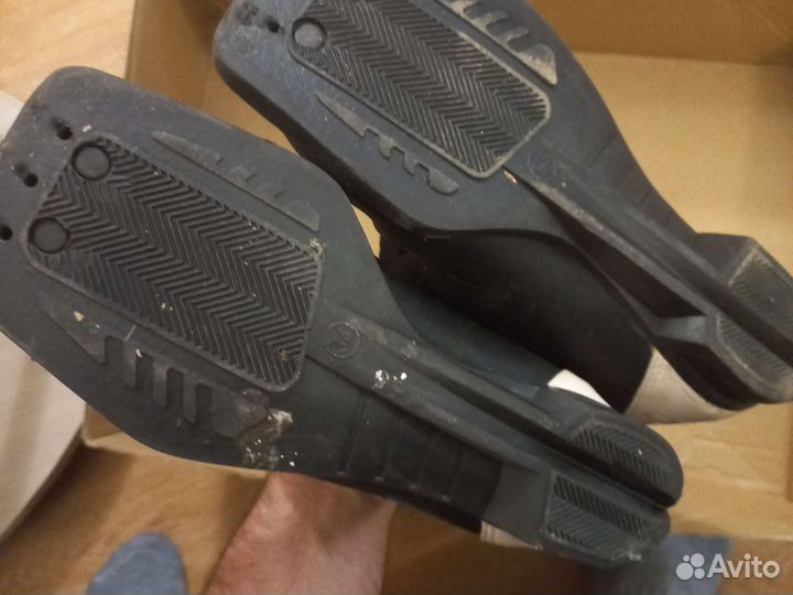 Лыжи и ботинки