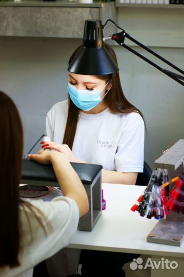 Маникюр бесплатно