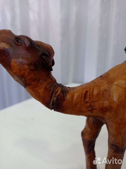 Сувенирная статуэтка верблюд