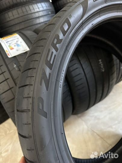 Pirelli P Zero PZ4 L.S. 315/30 R21 и 275/35 R21 105Y