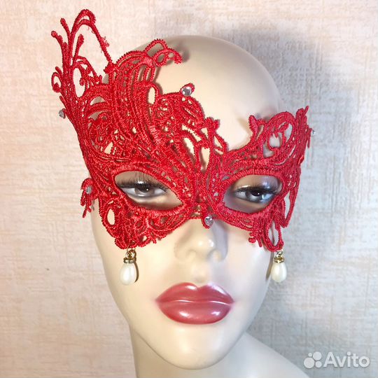 Маска кружевная с жемчугом