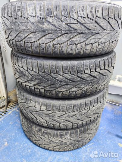 Nokian Tyres Hakkapeliitta R SUV 225/65 R17 102