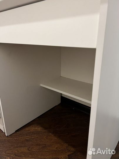 Косметический стол