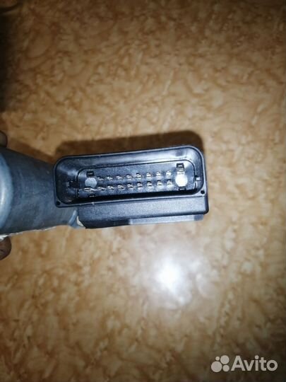 Моторчик стеклоподъемника задний правый гольф 4