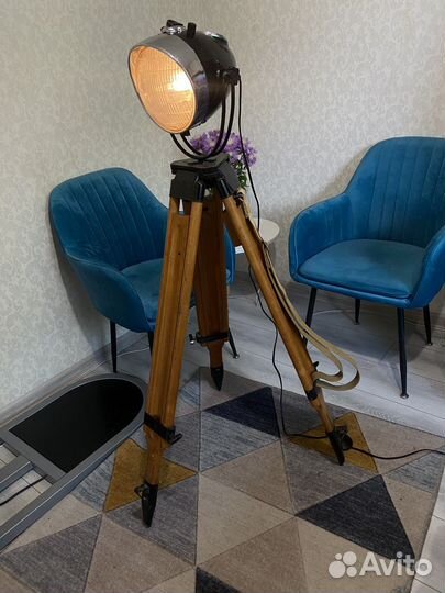 Светильник с фарой от мотоцикла