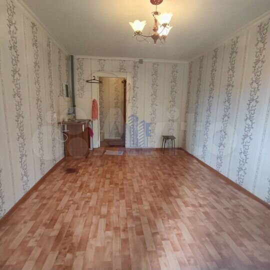 Комната 13,5 м² в 5-к., 2/4 эт.