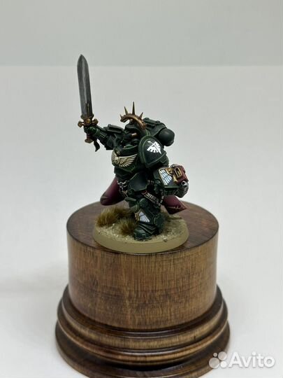 Dark Angels Captain in Gravis armour