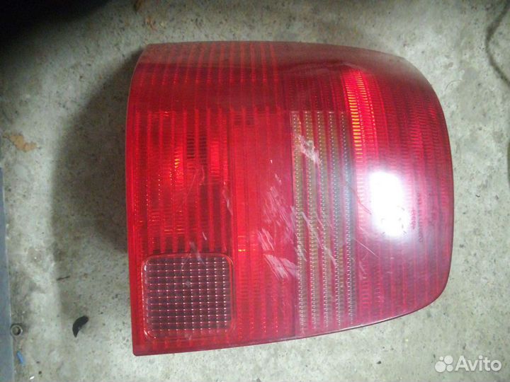 Задний левый фонарь VW Passat B5 1997-2000