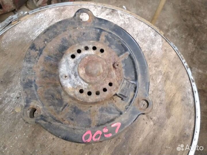 Вентилятор печки Mitsubishi L300 Delica