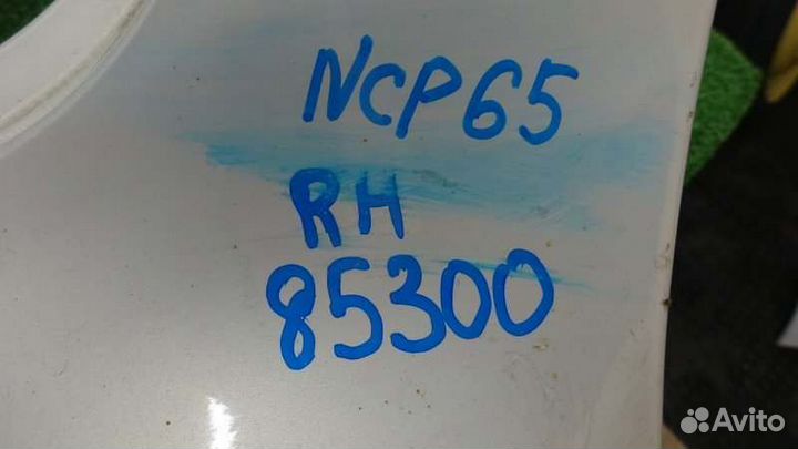 Обвес правый Toyota Ist NCP65 1NZ-FE 2002/10