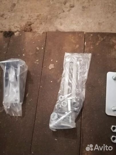 Балка с прорезью для откатных ворот